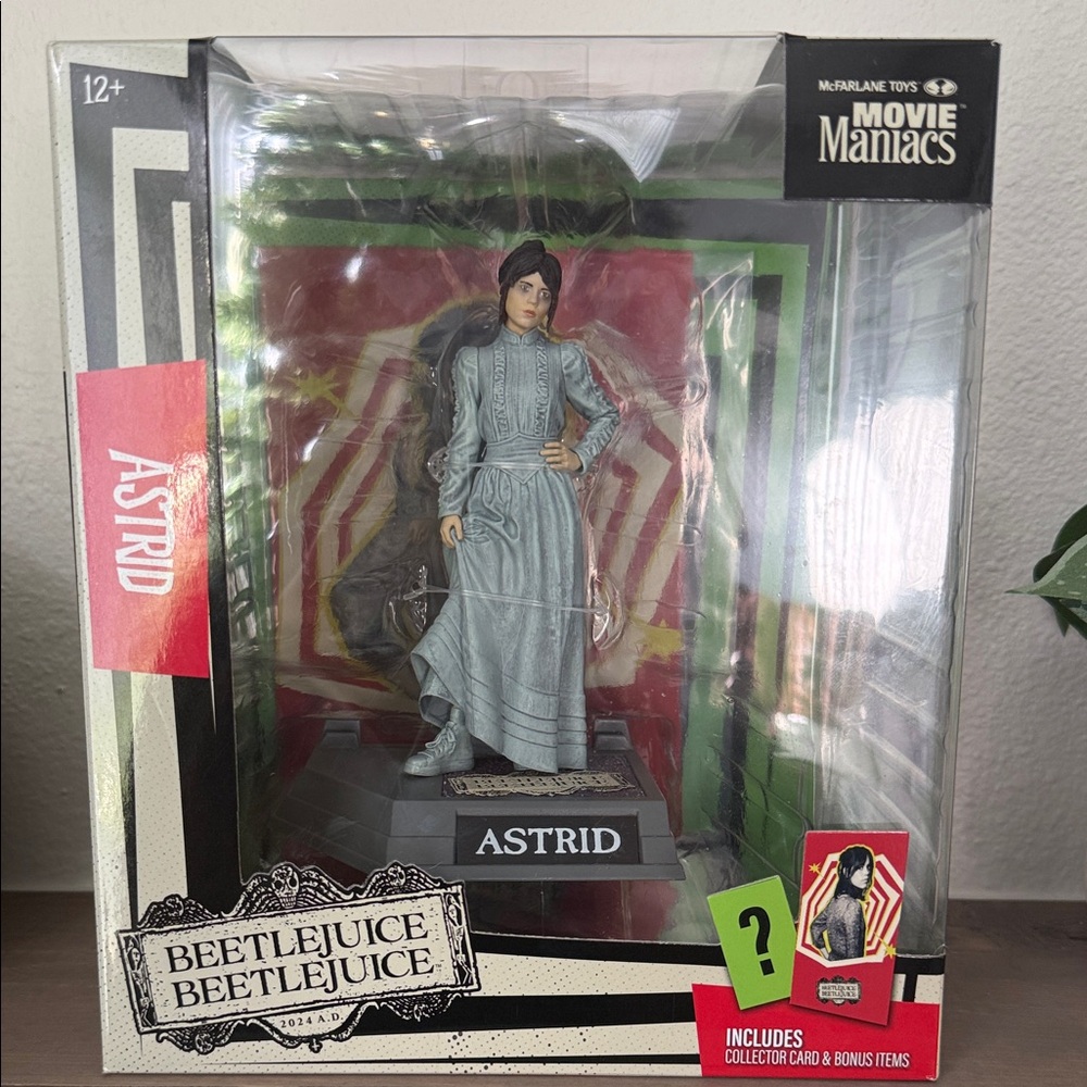 Movie Maniacs Beetlejuice Astrid Figure